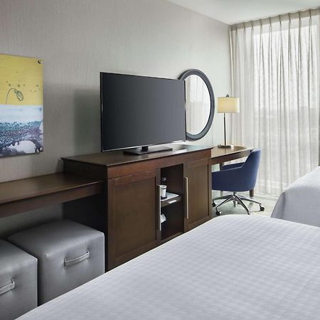 Hampton Inn & Suites Teaneck/Glenpointe Luaran gambar