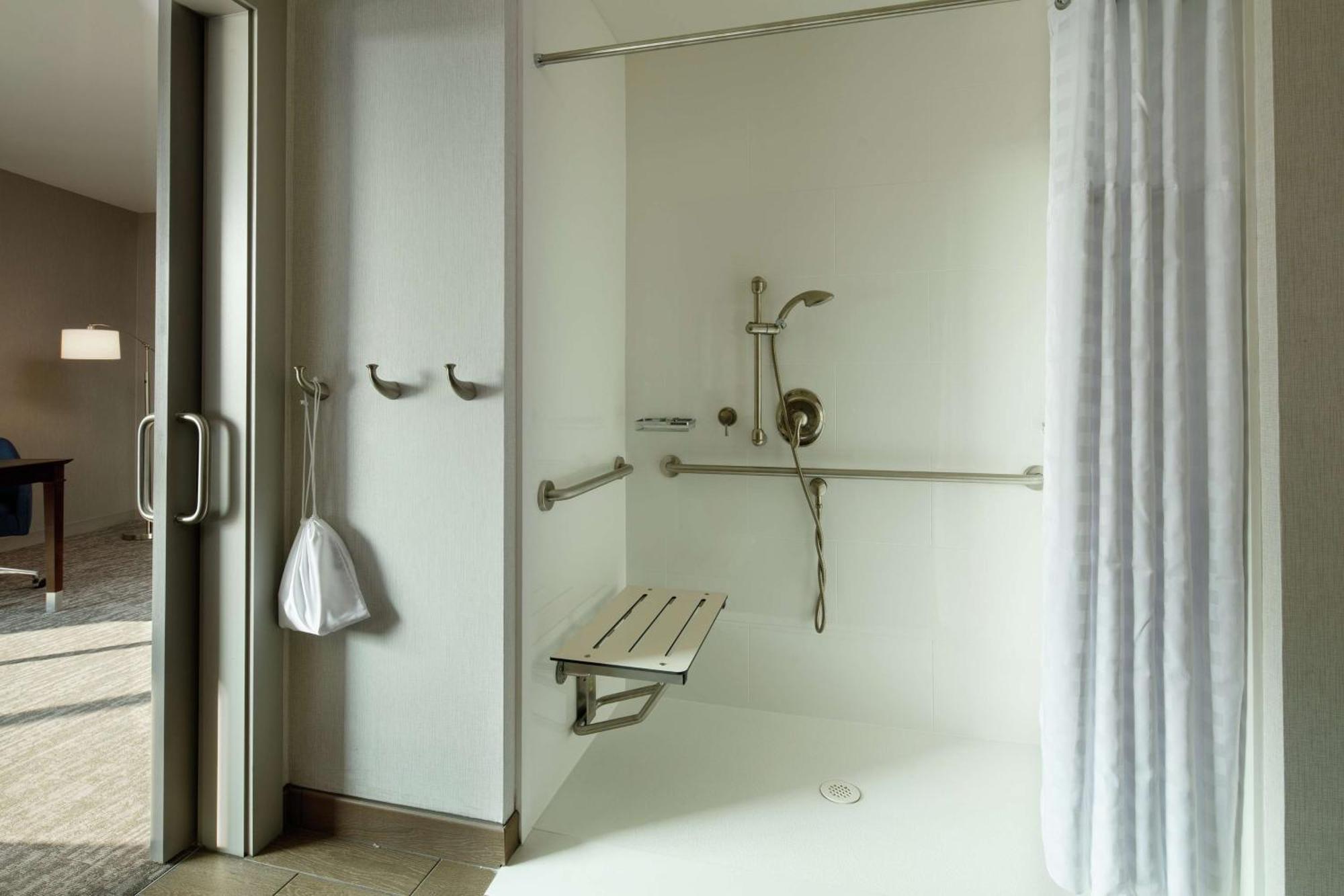 Hampton Inn & Suites Teaneck/Glenpointe Luaran gambar